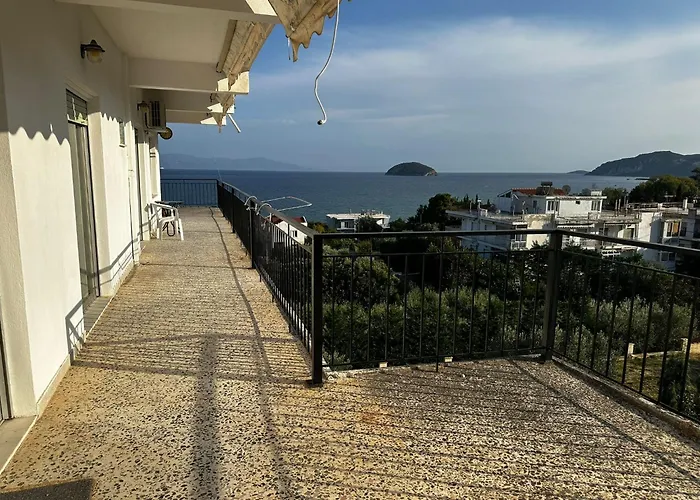 Sofias Seaview Apartment PalaiónTsiflíkion